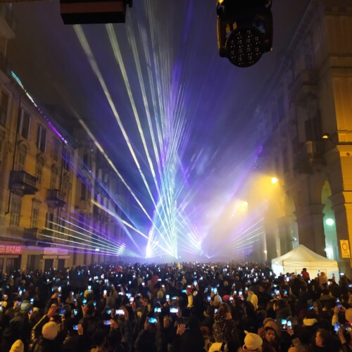 Piazza Marconi balla e si illumina con il Capodanno di Alessandria