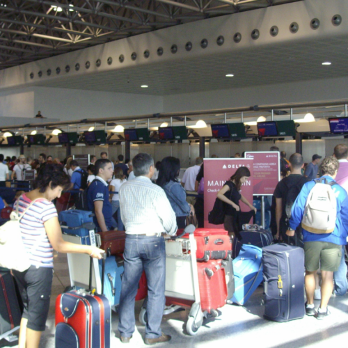 Covid, tamponi all’aeroporto di Malpensa per chi arriva dalla Cina