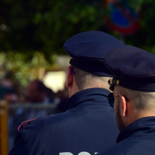 Sorpreso a cedere cocaina e quasi 15.000 euro, arrestato 63enne a Bergamo