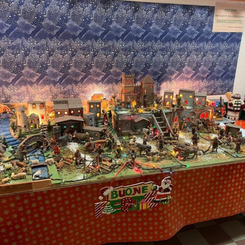 Come il quartiere Cristo si avvicina al Natale: al Centro d’Incontro il presepe di Mario Cuzzetto