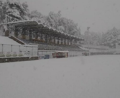 Neve e gelo sui campi da calcio dilettantistici: campionati rinviati a gennaio