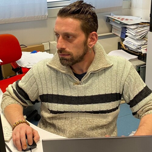Amianto: con una microspia ottica ed elettronica il laboratorio di ricerca identifica le fibre nei tessuti