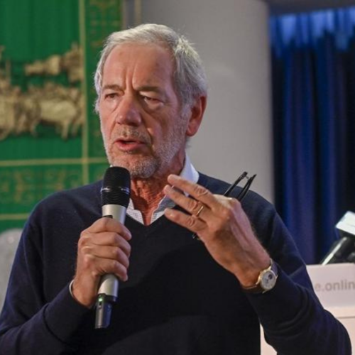 Covid, Bertolaso: “positività passeggeri dalla Cina cala al 20% dopo l’ordinanza del Ministero”