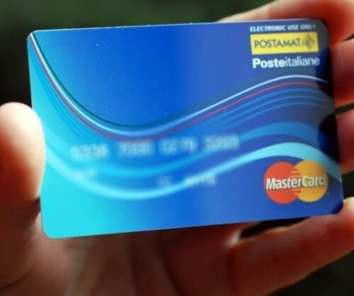 “Carta Acquisti”: 80 euro ogni 2 mesi per spesa, medicine e bollette. Chi può averla e come richiederla