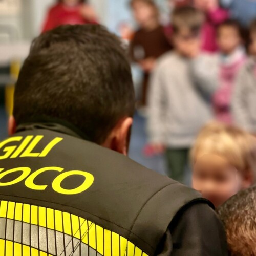 Raccolta fondi dei Vigili del Fuoco di Novi per la scuola materna Principe Oddone di Gavi