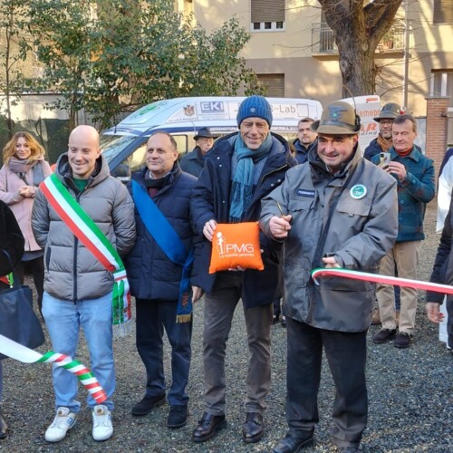 Un nuovo mezzo per il trasporto sociale donato agli Alpini di Alessandria