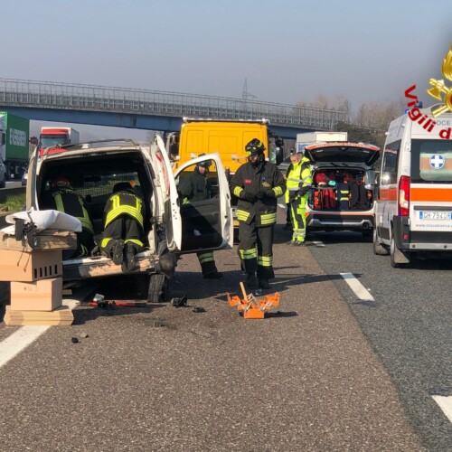 Tre incidenti stradali nel Lodigiano. Ancora in corso l’intervento dei Vigili del Fuoco