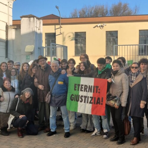 Gli studenti di Casale al fianco dell’Afeva durante l’ultima udienza del Processo Eternit Bis
