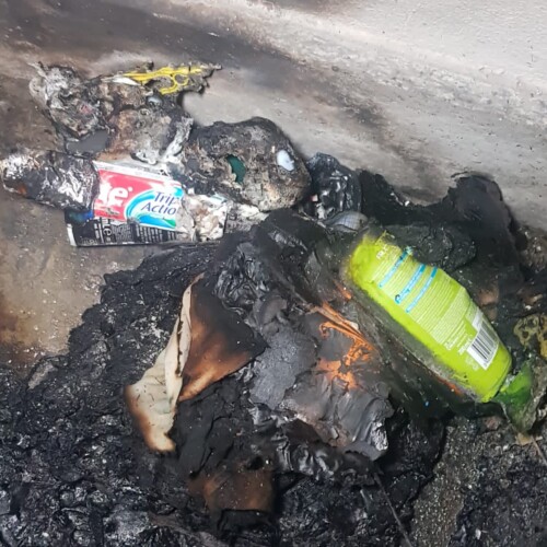 Nessun danno dopo l’incendio nei garage sotterranei davanti alla Pacto: a prendere fuoco dei sacchi di rifiuti