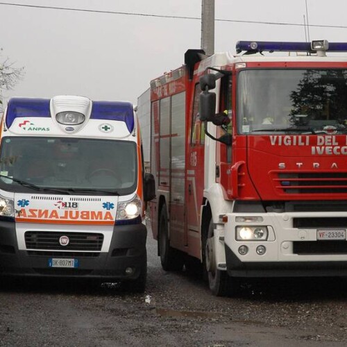Esce di strada, forse a causa di un improvviso malore. Deceduto automobilista