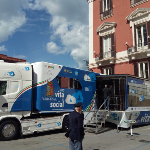 Ad Alessandria il primo marzo il Truck della polizia per la campagna “Una vita da Social”
