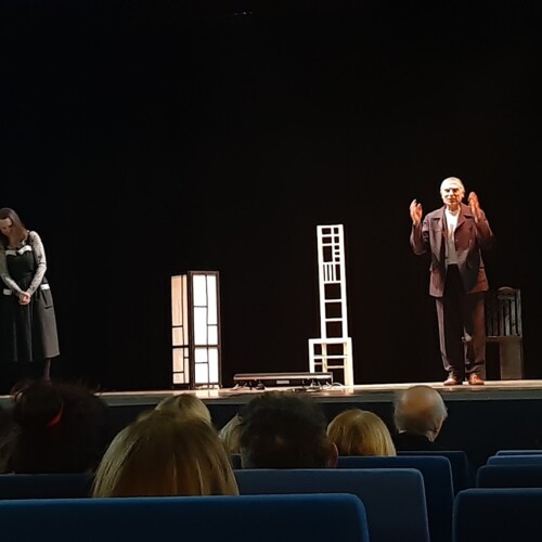 Perdersi nei serial. Ha debuttato al Teatro Alessandrino “Fiction” della Coltelleria Einstein