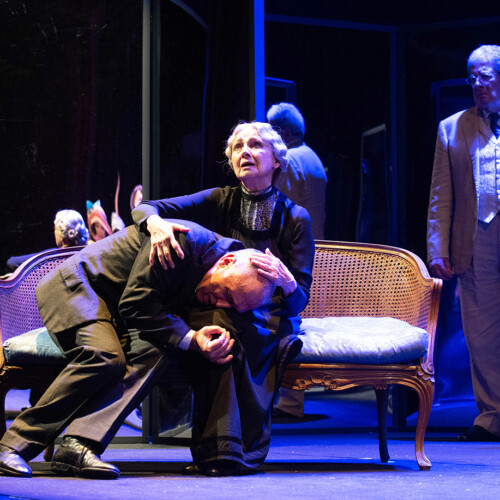 La realtà e gli specchi. Recensione di  “Così è (se vi pare)” al Teatro Alessandrino