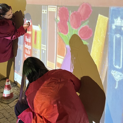 A San Salvatore un murale di 20 metri con i libri scritti da donne
