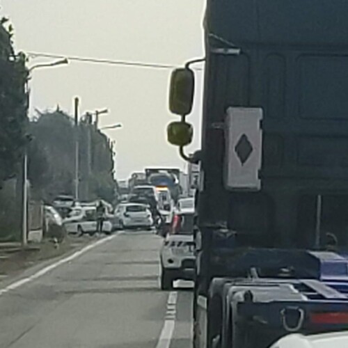 Incidente a San Giuliano in via Piacenza: lunghe code in entrambe le direzioni