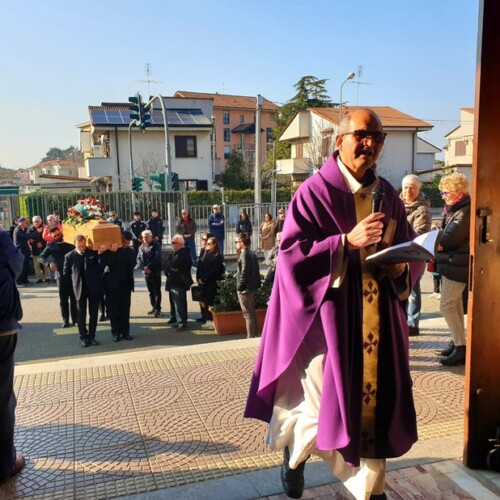 L’ultimo saluto ad Angelo Fiore, l’allenatore che ha cresciuto generazioni di calciatori
