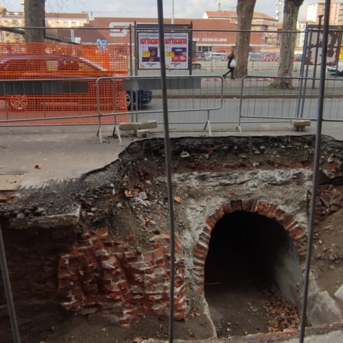 Scoperto un vecchio tunnel durante scavi in Corso Borsalino ad Alessandria