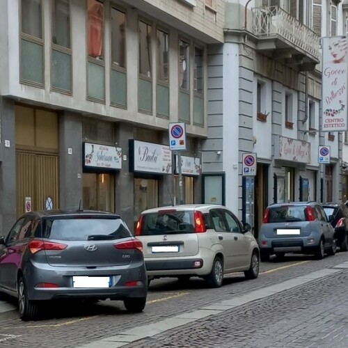 Altri parcheggi selvaggi ad Alessandria in via Migliara e via Vochieri
