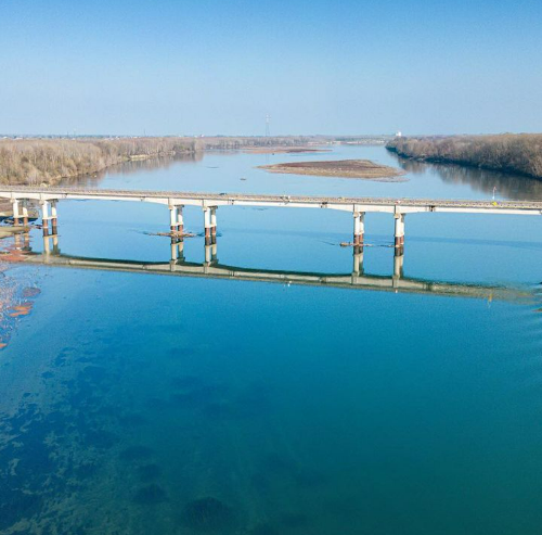 Siccità in Italia, il livello del fiume Po al Ponte della Becca è di -3,2 metri