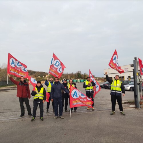 Sciopero ai magazzini Sogegross di Rivalta Scrivia e Serravalle: i dipendenti chiedono i buoni pasto