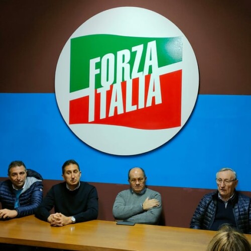 Forza Italia chiede le dimissioni del Garante degli Anziani Vincenzo Costantino: “Non è sopra le parti”