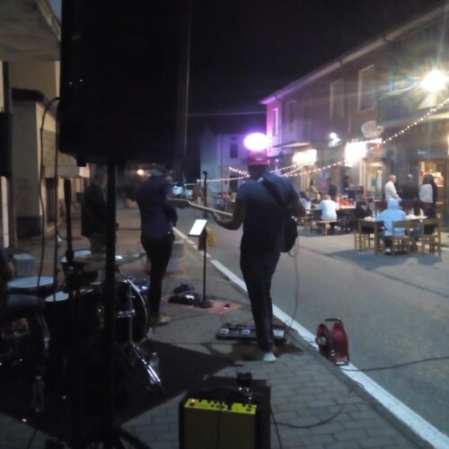Un sabato tra musica e buon cibo a Castelletto di Branduzzo
