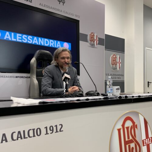 Insulti razzisti di un tifoso grigio a un avversario: il presidente Benedetto si dissocia a nome della società
