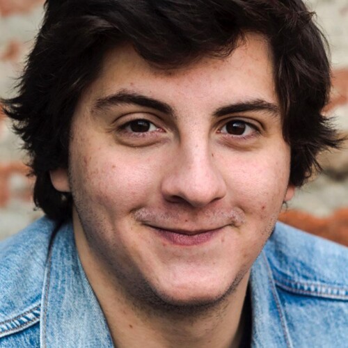 Martedì 9 maggio “Casa mia. Meglio nascere fortunati che ricchi” al Teatro Sociale di Valenza