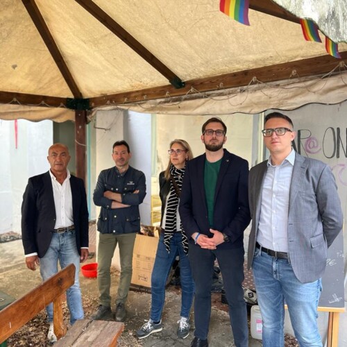 Casa delle donne, sopralluogo del centrodestra all’ex Asilo Monserrato: “Degrado assoluto”