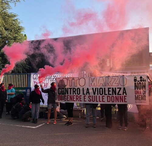 Non una di meno occupa l’ex Circoscrizione Nord: “Rinasce la Casa delle Donne”
