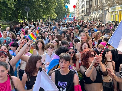La colorata sfilata del Pride di Alessandria [FOTO]