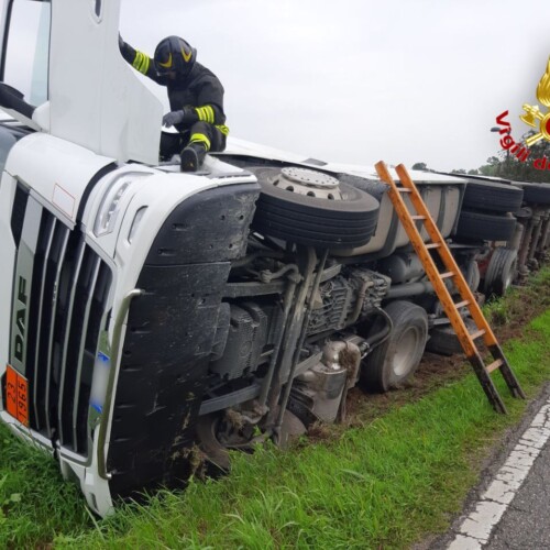 Incidente stradale sulla via Postumia: VVF di Cremona in azione