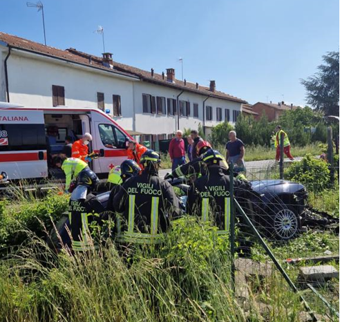 Incidente lungo la provinciale all’altezza di Felizzano. Tre persone in codice giallo