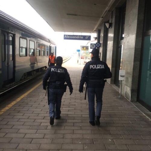 Controlli di Ferragosto nelle stazioni. Polfer di Alessandria rintraccia anche una donna scomparsa