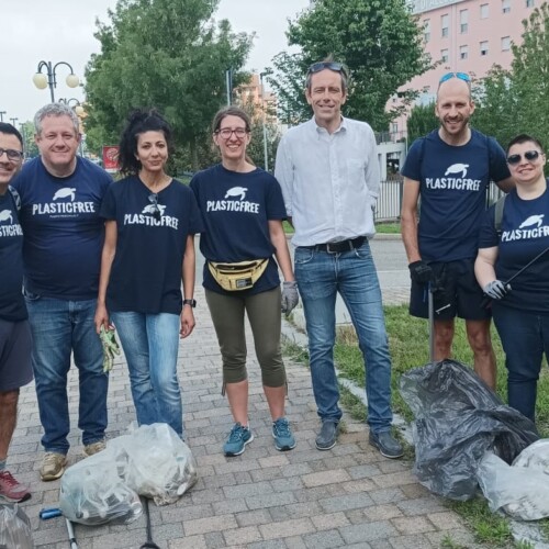 Ad Alessandria nuova raccolta rifiuti dei volontari di Plastic Free: i complimenti del sindaco Abonante