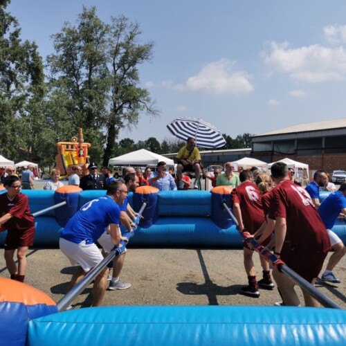 Grande successo per il calciobalilla umano a Bassignana