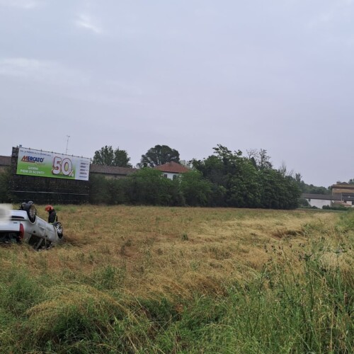 Auto si ribalta sulla Spinetta-Alessandria: automobilista in codice giallo