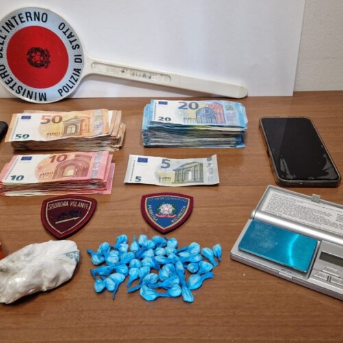 Fugge dalla polizia al volante della propria auto, arrestato trafficante di droga a Voghera