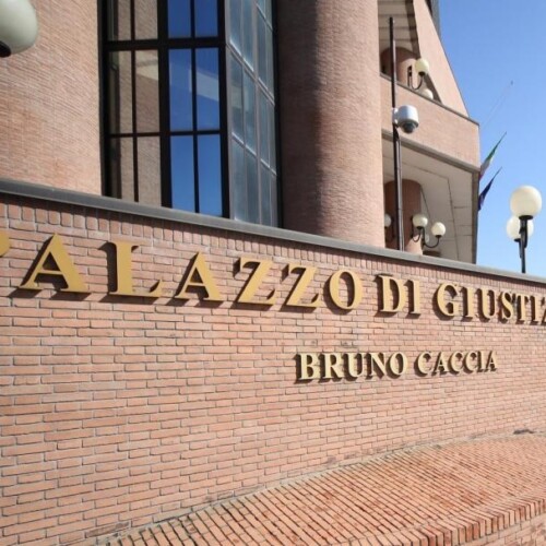 Il Riesame dice “no” a misure restrittive per Omar Favaro dopo le accuse di maltrattamenti