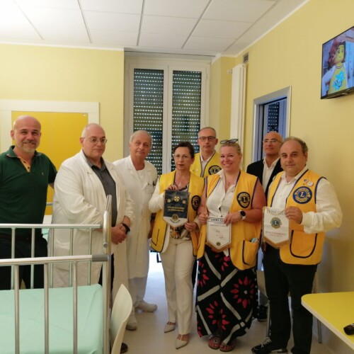 15 nuove smart TV all’infantile di Alessandria: il bel gesto del Lions Club di Bosco Marengo
