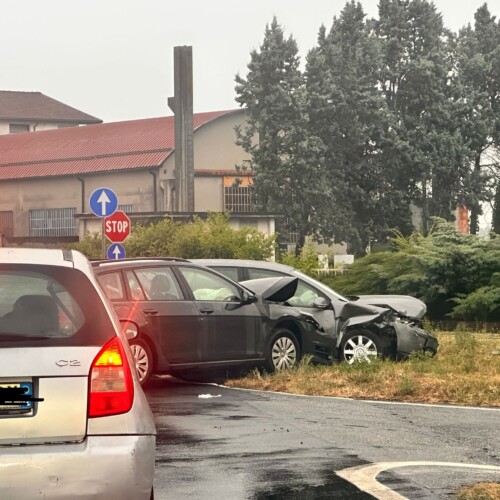 Incidente allo svincolo per Solero: coinvolte due auto