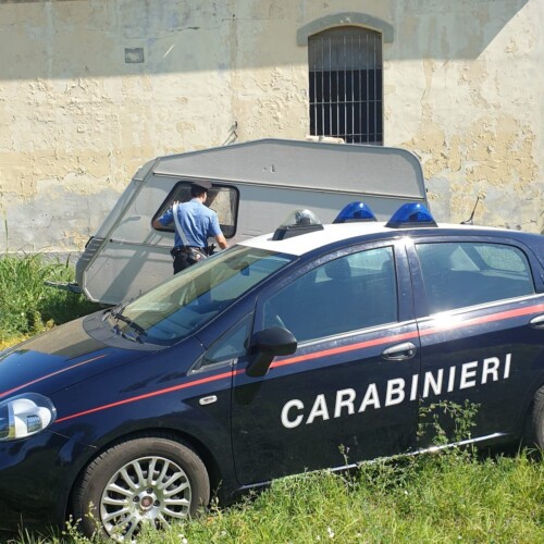 Aggrediscono pastore e poi lo chiudono nel bagagliaio di un’auto. Identificati e denunciati i quattro aggressori