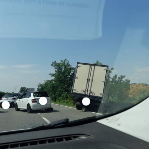 Incidente sulla SP1 a Castelletto di Branduzzo: lunghe code
