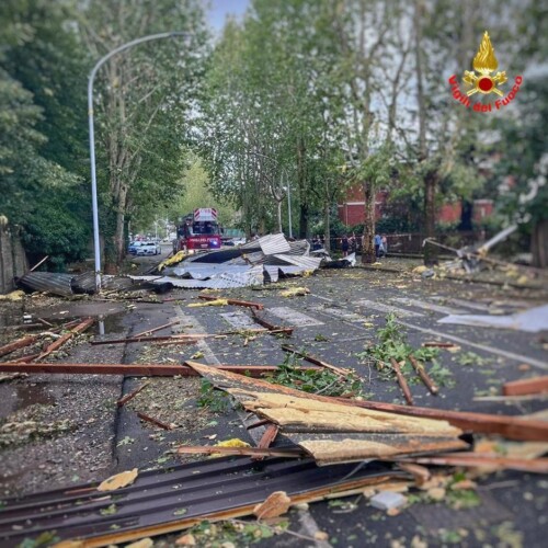 Ondata di maltempo in Lombardia, Vigili del Fuoco: “Nella notte oltre 200 richieste di intervento”