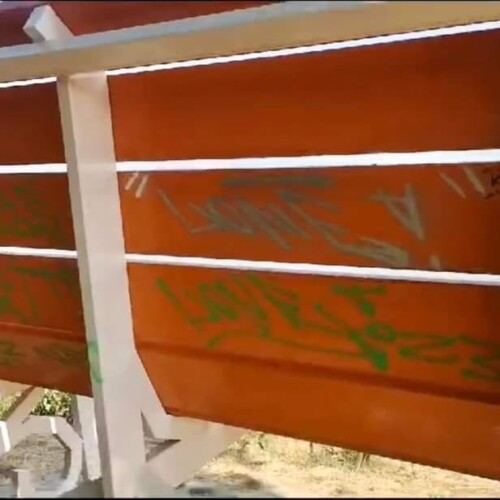 Graffiti sulla big bench di Codevilla: l’amarezza del sindaco