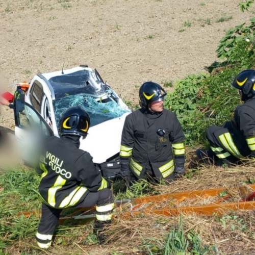 Auto contro camion a San Rocco al Porto: i Vigili del Fuoco ed elisoccorso sul posto
