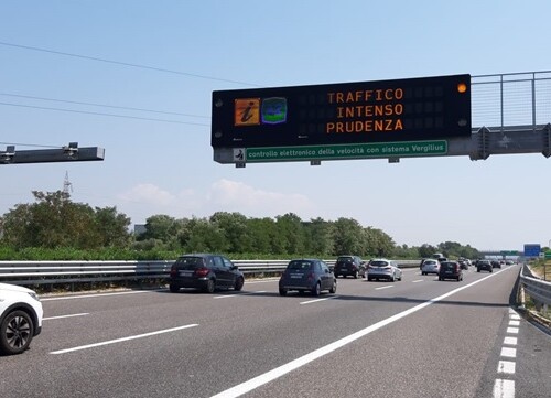 “Bollino rosso” su strade e autostrade verso i luoghi di villeggiatura. Anas rimuove 700 cantieri