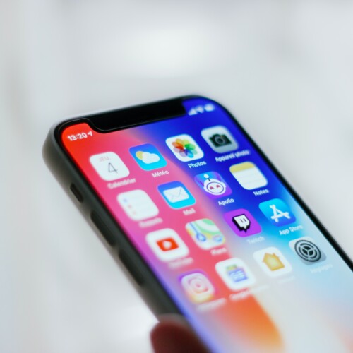 “Sono tua figlia, ho avuto un incidente, dammi dei soldi”: la truffa al telefono segnalata da una lettrice