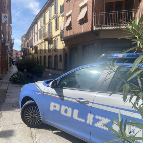 Aggredisce un uomo in via Alessandro III e poi scappa: intervenuta la Polizia