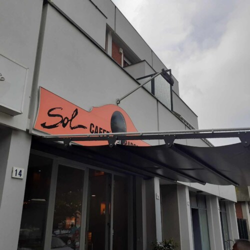 Spaccata nella notte al Caffè dei Parodi di Alessandria: rubata la cassa